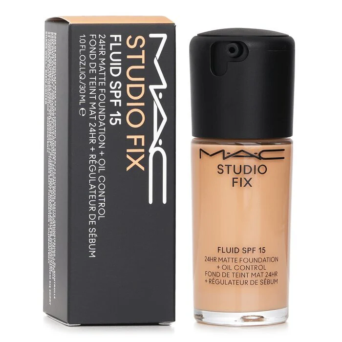 MAC Studio Fix Fluid Foundation SPF 15 - # NC18 30ml/1oz - Image 2