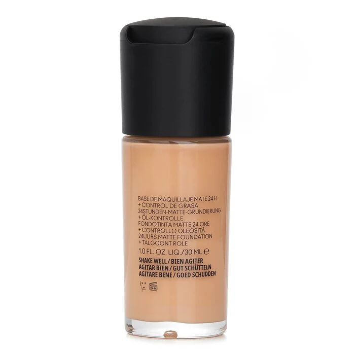 MAC Studio Fix Fluid Foundation SPF 15 - # NC18 30ml/1oz - Image 3